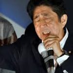 安倍晋三さん、楽天ファンからわずか4日で阪神ファンに鞍替え